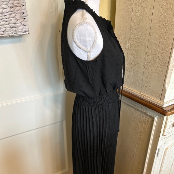 Pretty Garden Black Midi Dress - Picture 14 of 14